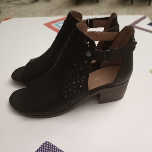 nine west size 4